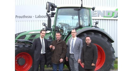 Remise des clés du 20.000ème tracteur à transmission Vario en France