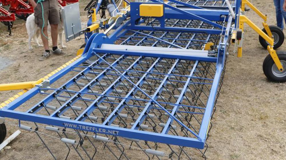 Des réglages automatiques sur la herse étrille