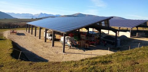 En finançant votre hangar, certains experts du bâtiment photovoltaïque vous permettent de moderniser votre activité tout en augmentant votre rentabilité.