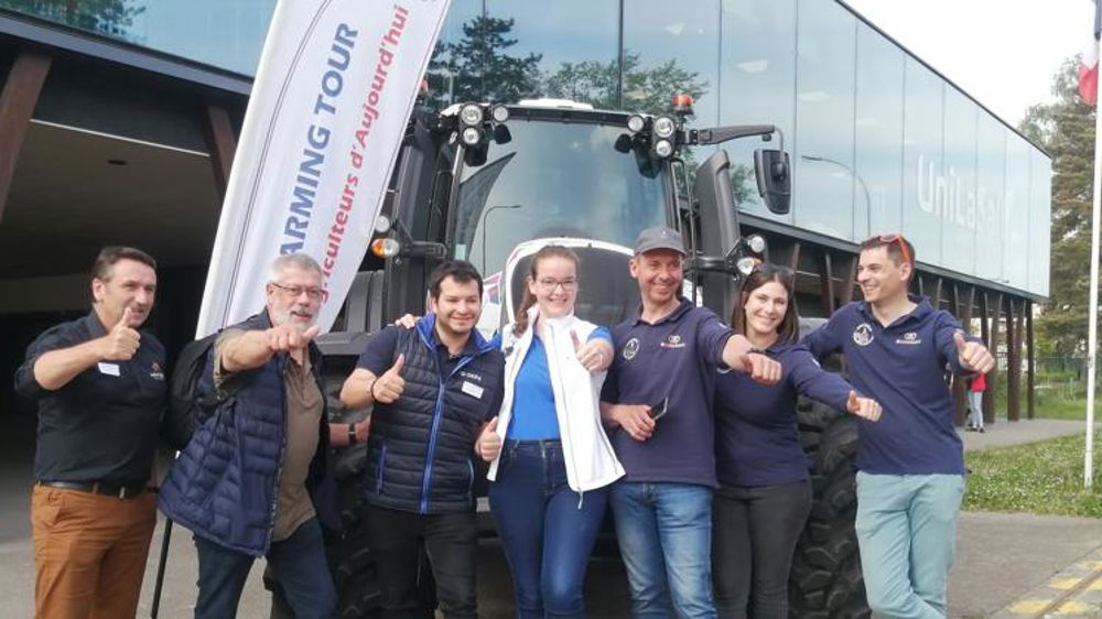 Le tracteur du CoFarming tour reprend la route