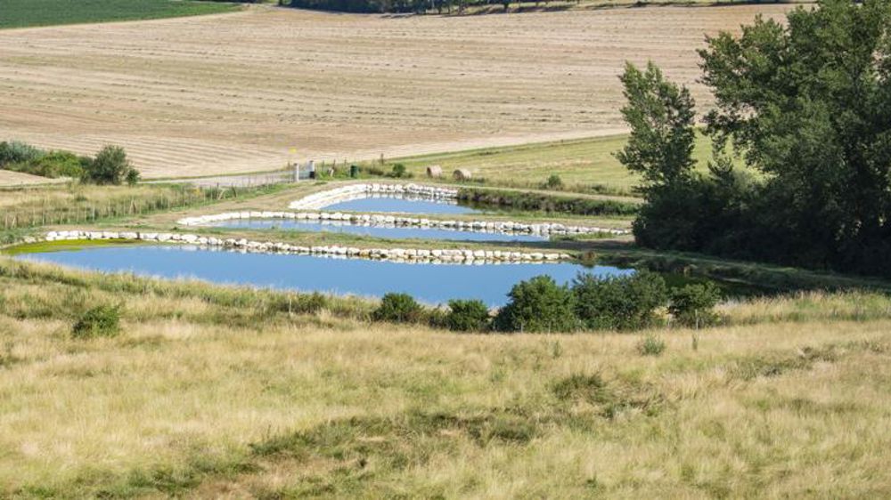 Les opposants aux bassines prennent la chambre