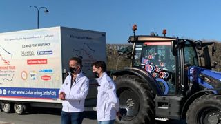 Le tour de France en tracteur continue Le tour de France en tracteur continue
