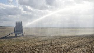 « L’eau est une ressource limitée, et l’avenir de l’agriculture de l’Union européenne dépend dans une large mesure de la capacité des agriculteurs à l’utiliser de manière rationnelle et durable », déclare la Cour des comptes européenne dans son communiqué de presse. © Cédric Faimali/GFA « L’eau est une ressource limitée, et l’avenir de l’agriculture de l’Union européenne dépend dans une large mesure de la capacité des agriculteurs à l’utiliser de manière rationnelle et durable », déclare la Cour des comptes européenne dans son communiqué de presse. © Cédric Faimali/GFA