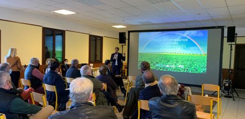 Thomas Nuytten s’est adressé aux adhérents du bassin normand lors d’une réunion d’information le 5 novembre 2021. © Justine Papin