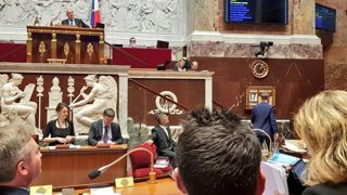 Âpres débats à l’Assemblée sur la ratification, avant le vote mardi Âpres débats à l’Assemblée sur la ratification, avant le vote mardi
