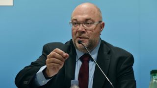 Selon Stéphane Travert, « personne ne couvre personne » Selon Stéphane Travert, « personne ne couvre personne »