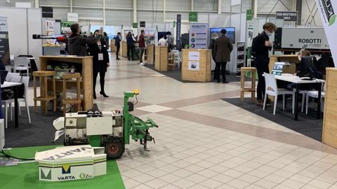 Les quelque 1 500 visiteurs qui se sont rendus au World Fira, à Labège (31), près deToulouse, du 7 au 9 décembre, ont pu découvrir les avancées de la robotique agricole. Certaines vont immanquablement rejaillir sur le secteur horticole. ©P.Fayolle