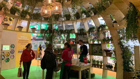Animation du stand de Val’Hor durant le SIA à Paris, notamment par des étudiants de Végéprojet. ©O. Maillard