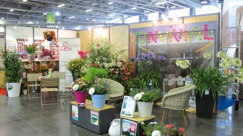 Puisque le thème du dernier Salon du végétal était la convivialité, Bruno Canin s'est penché sur le côté convivial des acheteurs des enseignes de jardineries. Ils sont bien à la hauteur de leur réputation, plus convivaux que ceux de la grande distribution. Toutefois, cette qualité présente quelques limites... PHOTO PASCAL FAYOLLE