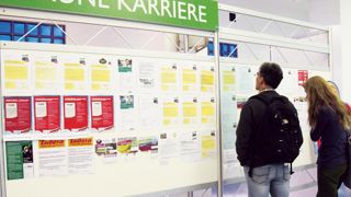 La mobilité internationale fait partie des atouts d'une formation professionnelle, notamment pour partir en stage. Diverses possibilités existent pour soutenir financièrement les départs.