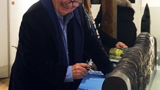 À l'issue d'une de ses conférences, Jean Mus a dédicacé ses ouvrages à la librairie Jardins en Art, située à Paris (6e), en novembre dernier.