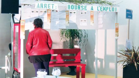 Cette année, sur le stand de la Bourse à l'emploi, les élèves présenteront une exposition de photographies artistiques liées aux gestes des fleuristes.