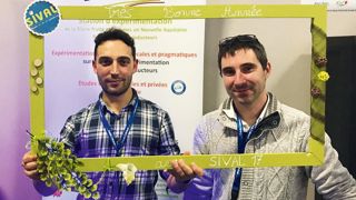 Les lauréats du concours d'innovations ont été interviewés par la Team Sival. Ici, les représentants de l'entreprise Invénio, porteuse d'une solution contre le fléau carpocapse des châtaigniers.PHOTO : SIVAL