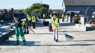 Lauréats du premier prix pour la « meilleure communication globale via un blog », les élèves en BTS aménagements paysagers du lycée Camille-Godard, au Hellain (33), ont travaillé sur un projet destiné à donner une nouvelle vie à un cimetière.