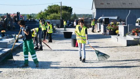 Lauréats du premier prix pour la « meilleure communication globale via un blog », les élèves en BTS aménagements paysagers du lycée Camille-Godard, au Hellain (33), ont travaillé sur un projet destiné à donner une nouvelle vie à un cimetière.