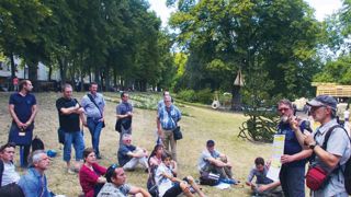 La dernière demi-journée du colloque Embranchements s'est déroulée sur le terrain avec trois ateliers thématiques sur le sol, la taille de formation et la protection des arbres.