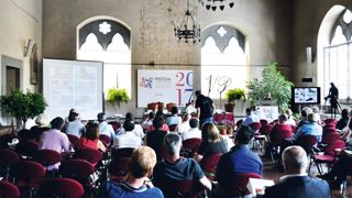 Riche de plus de vingt-cinq intervenants, la convention a réuni une centaine de participants au cours de cinq jours d'échanges entre professionnels du secteur.