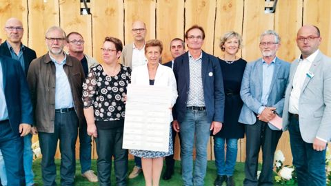 Le 31 août dernier lors de la signature de la charte. Un guide de l'achat de végétaux a été édité. Il rappelle que des critères favorables aux entreprises locales peuvent être favorisés.