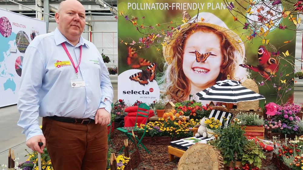 « Je suis passionné par mon métier. Cela m'a beaucoup aidé et motivé à retravailler malgré mon handicap », prouve Gilles Baron avec une ténacité hors du commun. « Je suis passionné par mon métier. Cela m'a beaucoup aidé et motivé à retravailler malgré mon handicap », prouve Gilles Baron avec une ténacité hors du commun.
