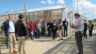 La station CDHR Centre - Val de Loire a présenté ses essais sur de nouveaux itinéraires destinés à limiter l'emploi d'intrants phytosanitaires mais aussi à diminuer les coûts de production. La station CDHR Centre - Val de Loire a présenté ses essais sur de nouveaux itinéraires destinés à limiter l'emploi d'intrants phytosanitaires mais aussi à diminuer les coûts de production.