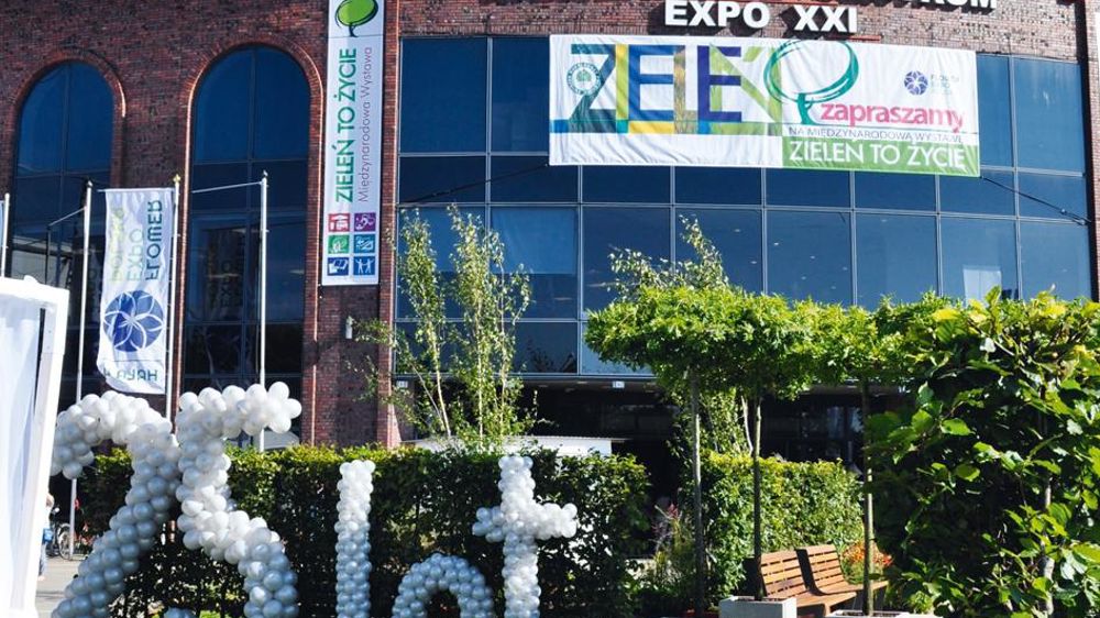 Dédié au secteur de la pépinière ornementale, le Salon Green is Life a réuni 300 exposants de 12 pays dans trois halls. Dédié au secteur de la pépinière ornementale, le Salon Green is Life a réuni 300 exposants de 12 pays dans trois halls.