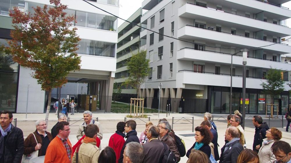 Les 5 et 6 octobre, le congrès annuel d'Hortis, les responsables d'espace nature en ville, s'est tenu à Lyon autour « des espaces verts au service de la santé ». Outre les interventions en salle, les participants ont visité, entre autres, le nouvel écoquartier Confluence. Les 5 et 6 octobre, le congrès annuel d'Hortis, les responsables d'espace nature en ville, s'est tenu à Lyon autour « des espaces verts au service de la santé ». Outre les interventions en salle, les participants ont visité, entre autres, le nouvel écoquartier Confluence.