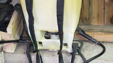 Les produits de biocontrôle bénéficient de délais d'instruction réduits et d'une taxe fiscale minorée, mais restent soumis à des exigences d'évaluation des risques, rappelle l'Anses.