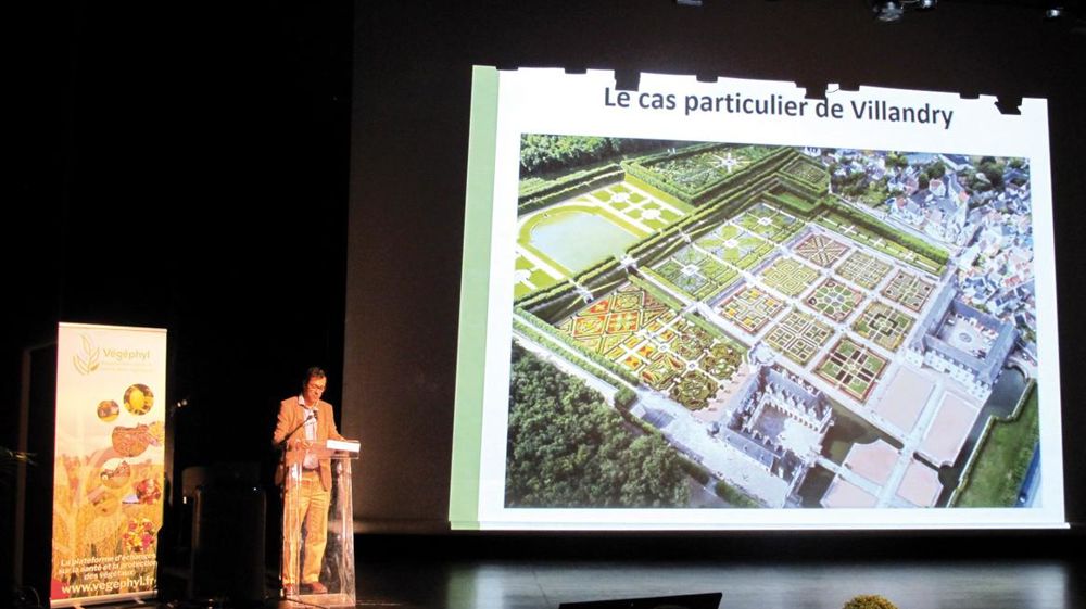Organisé par Végéphyl (ex-Association française de la protection des plantes AFPP), le colloque a proposé une synthèse des connaissances acquises sur les deux principaux fléaux du buis (pyrale et maladies du dépérissement) et a abordé l'ensemble des autres problèmes sanitaires de la plante.PHOTO VALERIE VIDRIL Organisé par Végéphyl (ex-Association française de la protection des plantes AFPP), le colloque a proposé une synthèse des connaissances acquises sur les deux principaux fléaux du buis (pyrale et maladies du dépérissement) et a abordé l'ensemble des autres problèmes sanitaires de la plante.PHOTO VALERIE VIDRIL