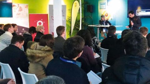 Lors du premier jour, les porteurs de projets ont présenté leur idée devant un public d'équipiers potentiels. Le challenge de cette première intervention était de réussir à s'entourer de compétences complémentaires nécessaires à la création d'un produit d'entreprise.PHOTO : ODILE MAILLARD