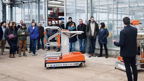 Les participants se sont retrouvés au coeur de l'exploitation de Damien Froger, aux Ponts-de-Cé (49), pour découvrir diverses solutions sécurisées.