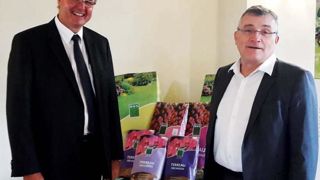 Jean-Pascal Chupin (à gauche), PDG de Florentaise, et Yann Le Calvez, PDG de BHS, lanceront leur joint-venture BHS Terreaux, à Marseille (13), début avril.BHS : TERREAUX Jean-Pascal Chupin (à gauche), PDG de Florentaise, et Yann Le Calvez, PDG de BHS, lanceront leur joint-venture BHS Terreaux, à Marseille (13), début avril.BHS : TERREAUX