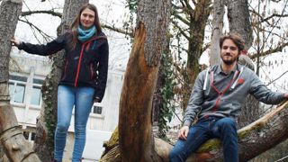        Marianne Bauger et ValentinSauvadet reviennent tous les ans dans leur ancien lycée de Murat,à Voutezac, afin departager leurexpérience avec les jeunes en formation.PHOTO :CÉCILECLAVEIROLE