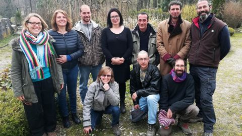        Dix candidats ont été retenus pour la nouvelle formation « ouvrier pépiniériste » après une sélection parmi 54 personnes aux profils très divers : anciens paysagistes, publics en reconversion professionnelle,à l'instar d'Audrey Brouxel (à gauche), ancienne hydraulicienne qui témoigne dans cet article.