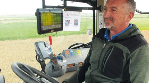        Christophe Chargé s'adapte au marché. Mais il recentre également ses techniques de production en conséquence, en investissant par exemple dans un système de guidage par GPS (RTK Trimble).
