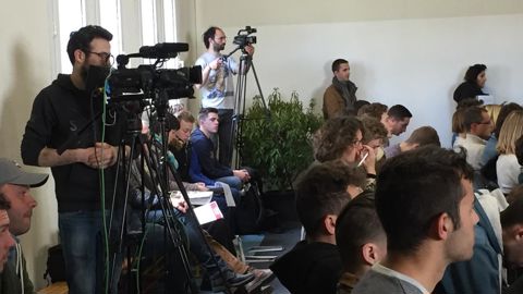 Les thématiques de la réunion plénière, filmées, le matin, ont permis de faire un tour d’horizon détaillé sur l’évolution des techniques « Low Tech — Hight Tech, Low cost — High cost » pour une assistance très nombreuse… ©Odile Maillard