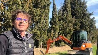 Xavier Dufour est producteur de foin de Crau et de céréales sur 220 hectares à Salon-de-Provence (Bouches-du-Rhône). Xavier Dufour est producteur de foin de Crau et de céréales sur 220 hectares à Salon-de-Provence (Bouches-du-Rhône).