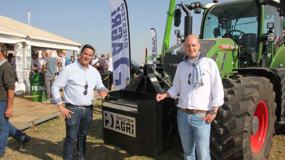 Propriétaire d’un important groupe de transport, Mathieu Ghestem (à gauche) a investi en janvier 2019 dans une concession agricole. Adrien Perdereau est le directeur opérationnel de Ghestem Agri. Propriétaire d’un important groupe de transport, Mathieu Ghestem (à gauche) a investi en janvier 2019 dans une concession agricole. Adrien Perdereau est le directeur opérationnel de Ghestem Agri.