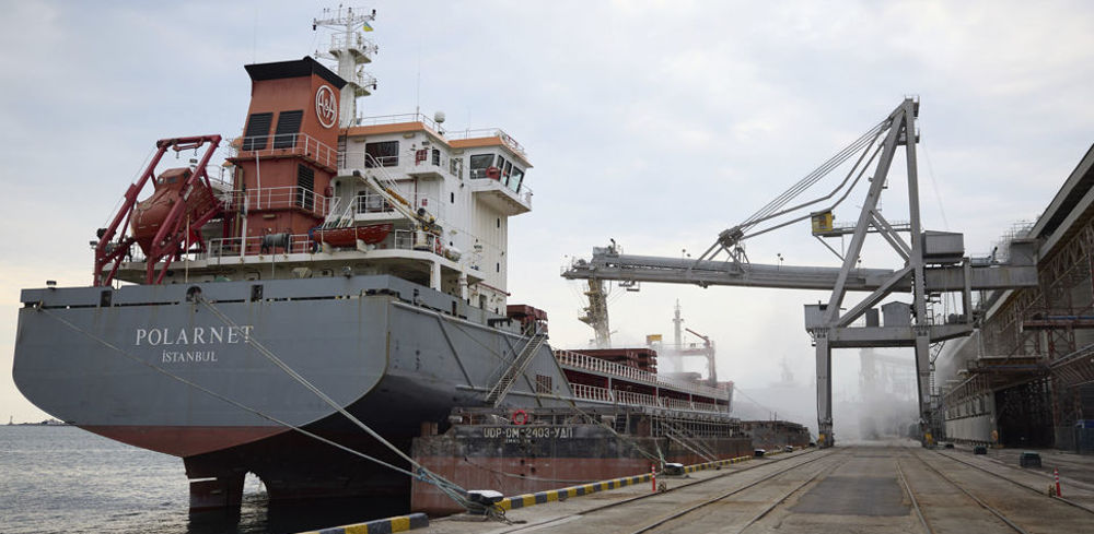 Les navires chargés de céréales ukrainiennes sont bloqués aux ports après l'annonce du retrait de Moscou de l'Initiative de la mer Noire.