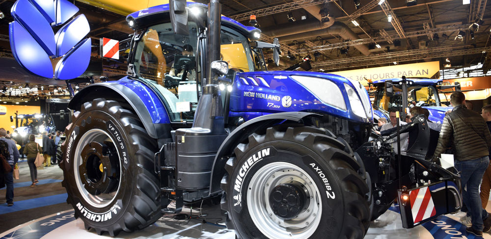 New Holland a dévoilé son T7.300 dimanche matin, lors d'un concert de percussions qui a fait trembler le Hall 6 du Sima.