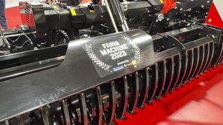 Les agricutleurs ont attribué le Prix du public à la herse rotative Isobus Toro IsoTronic de Maschio-Gaspardo. Les agricutleurs ont attribué le Prix du public à la herse rotative Isobus Toro IsoTronic de Maschio-Gaspardo.