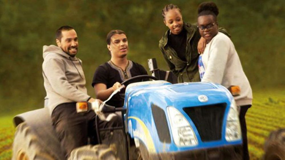 Dans son documentaire intitulé Douce France, Geoffrey Couanon aborde les sujets de l’agriculture, de l’économie sociale et solidaire.
