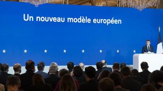 Emmanuel Macron présente, le 9 décembre 2021 à Paris, à la presse les priorités de la France durant sa présidence de l’Union européenne. © Mariette Ghislain Emmanuel Macron présente, le 9 décembre 2021 à Paris, à la presse les priorités de la France durant sa présidence de l’Union européenne. © Mariette Ghislain