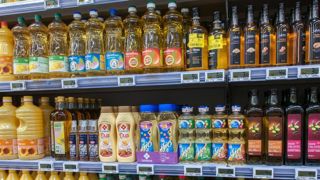 Selon les ministères de l’Agriculture et de l’Économie, l’huile de tournesol et le poisson sont les deux produits qui sont le plus susceptibles de subir des ruptures d’approvisionnement. © Agnès Massiot/GFA Selon les ministères de l’Agriculture et de l’Économie, l’huile de tournesol et le poisson sont les deux produits qui sont le plus susceptibles de subir des ruptures d’approvisionnement. © Agnès Massiot/GFA