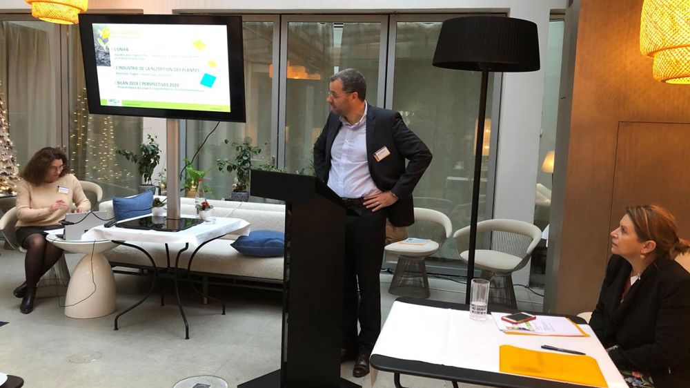 Au pupitre, Renaud Bernardi, président de l’Unifa. À sa gauche, Florence Nys, déléguée générale. © I. Lartigot/GFA