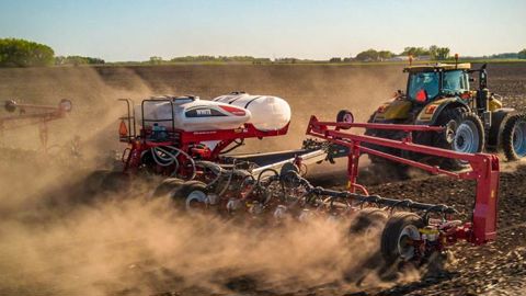 Semis du maïs en condition sèche en Afrique du Sud. © Agco Semis du maïs en condition sèche en Afrique du Sud. © Agco