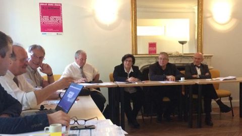 De gauche à droite : Cédric Szabo, directeur de l’AMR, Michel Fournier, Jean-Paul Carteret, Dominique Bidet, Marie Jeanne Beguet, Vanick Berbérian, et Didier Lesueur (coprésident de l’Odas). © S. Bergot/GFA
