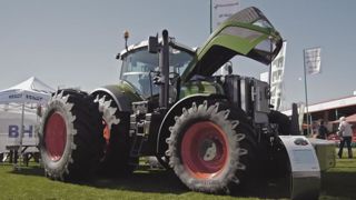 Tracteur Fendt 900 Vario au salon Nampo 2017 en Afrique du Sud. © Fendt Tracteur Fendt 900 Vario au salon Nampo 2017 en Afrique du Sud. © Fendt