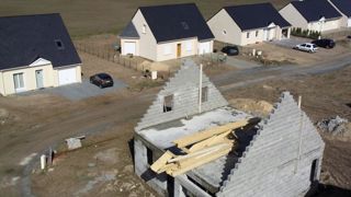 Selon le ministère de la Transition écologique, 21 % des nouvelles surfaces artificialisées entre 2006 et 2016 se situent dans des communes dont la population décroît. © Watier Visuel Selon le ministère de la Transition écologique, 21 % des nouvelles surfaces artificialisées entre 2006 et 2016 se situent dans des communes dont la population décroît. © Watier Visuel