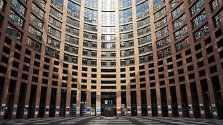 Le Parlement entame ses négociations avec le Conseil des ministres et la Commission européenne pour construire la version finale de la directive visant à soutenir les producteurs contre les pratiques commerciales déloyales. Le Parlement entame ses négociations avec le Conseil des ministres et la Commission européenne pour construire la version finale de la directive visant à soutenir les producteurs contre les pratiques commerciales déloyales.