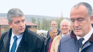 Le ministre de l’Agriculture a annoncé des mesures de soutien pour les éleveurs confrontés à la sécheresse lors d’un déplacement dans la Meuse. © Twitter/Didier Guillaume Le ministre de l’Agriculture a annoncé des mesures de soutien pour les éleveurs confrontés à la sécheresse lors d’un déplacement dans la Meuse. © Twitter/Didier Guillaume